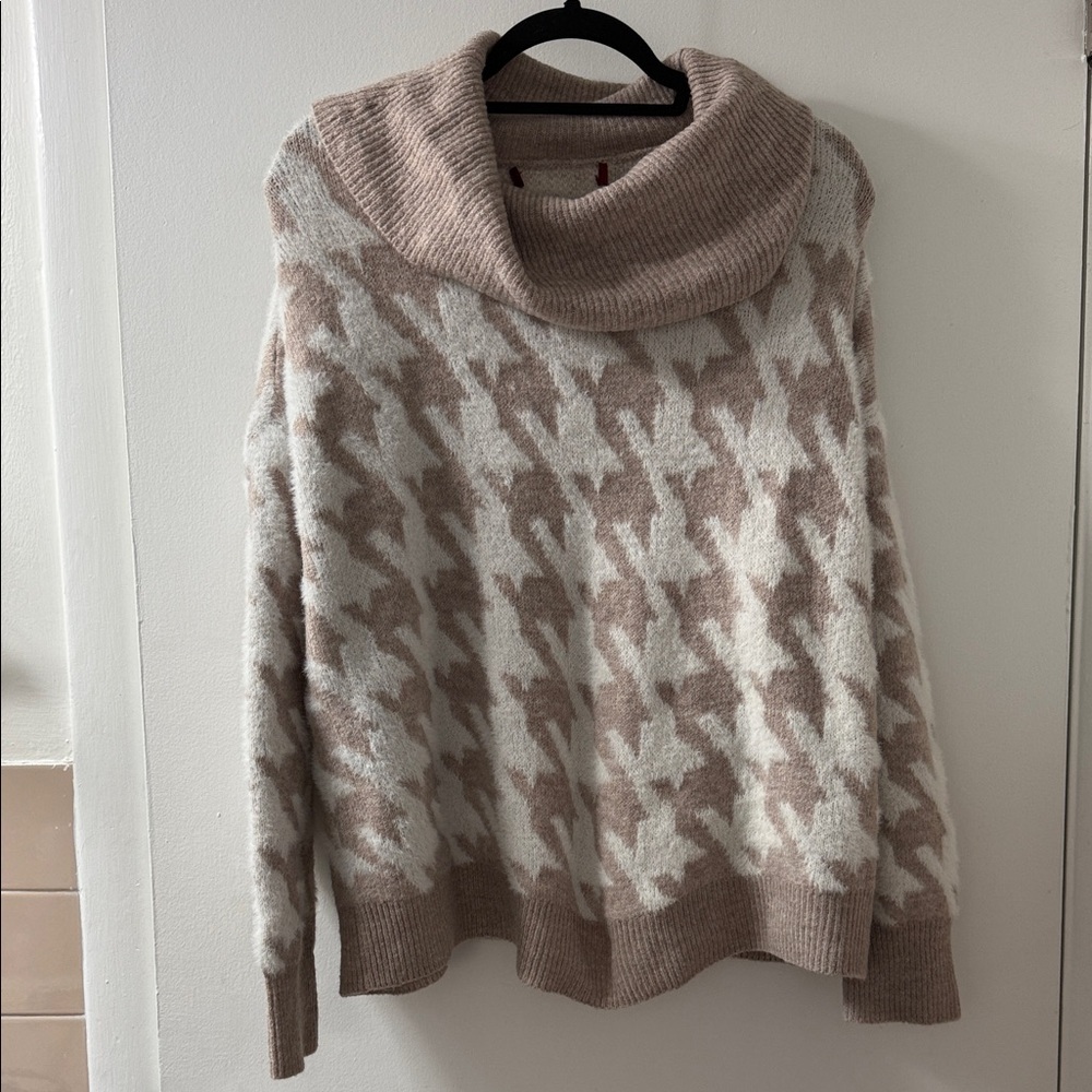 Cozy Tan and Cream Houndstooth Sweater